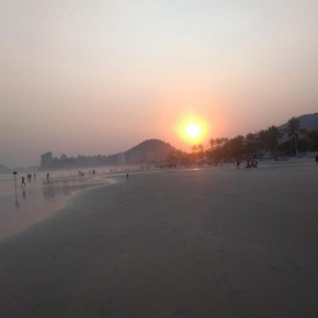 Cobertura perto da Praia da Enseada, com Churrasqueira, Wi Fi - Ideal para a Família e Amigos